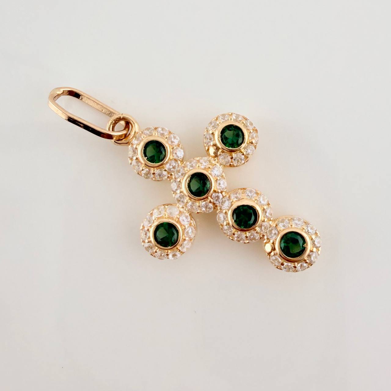 Dije Cruz Tupida 1.4gr / 1 in / Oro Amarillo 18K $