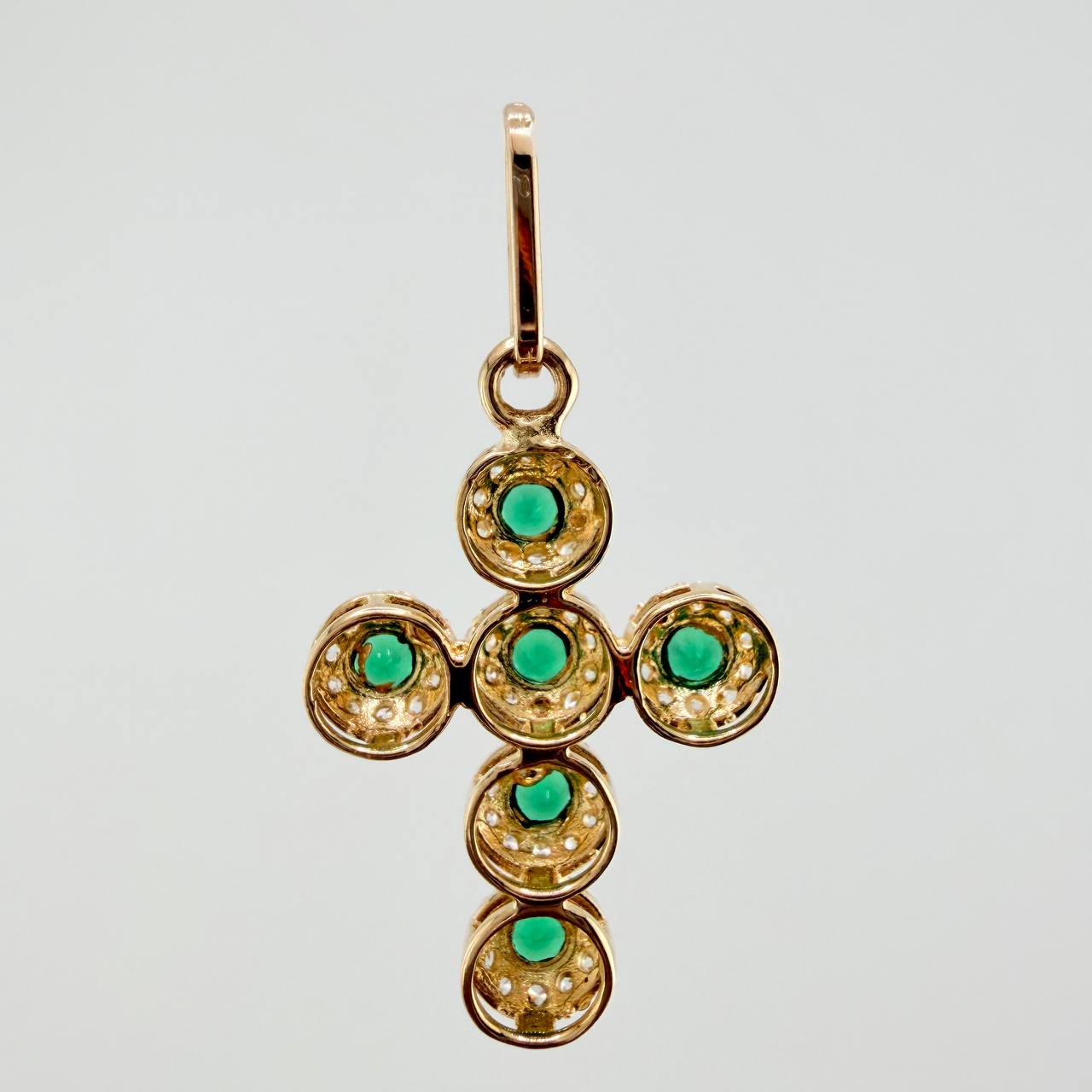 Dije Cruz Tupida 1.4gr / 1 in / Oro Amarillo 18K $