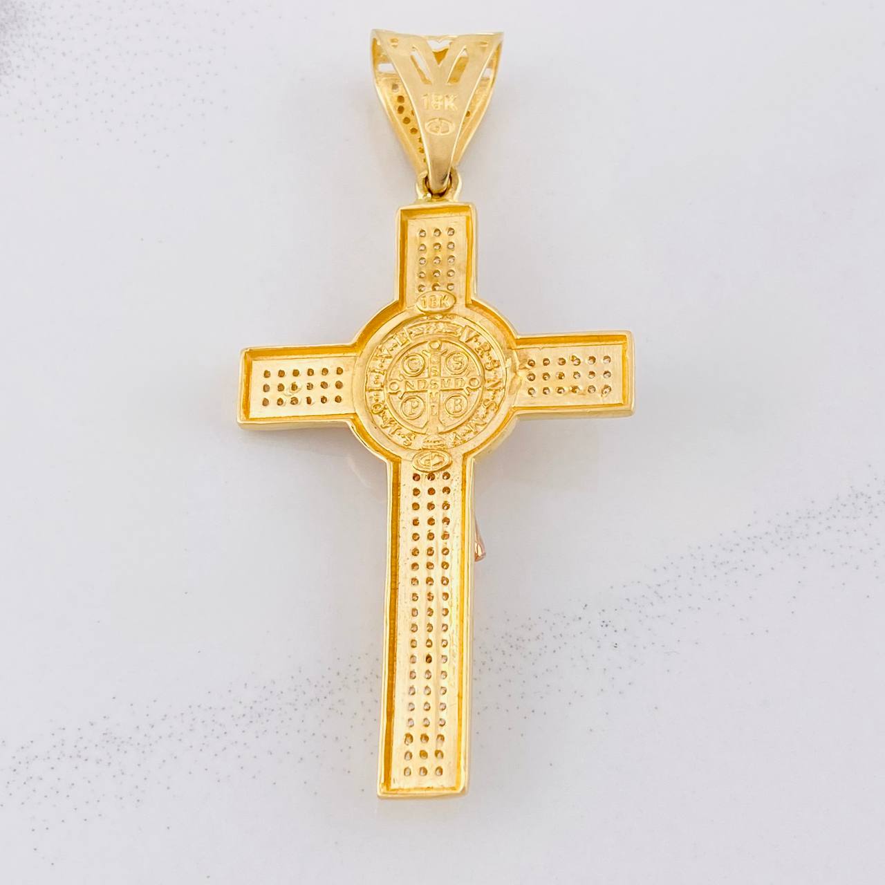 Dije Cruz Cristo San Benito 11.55g / 2 1/2 in Tres Oros 18K