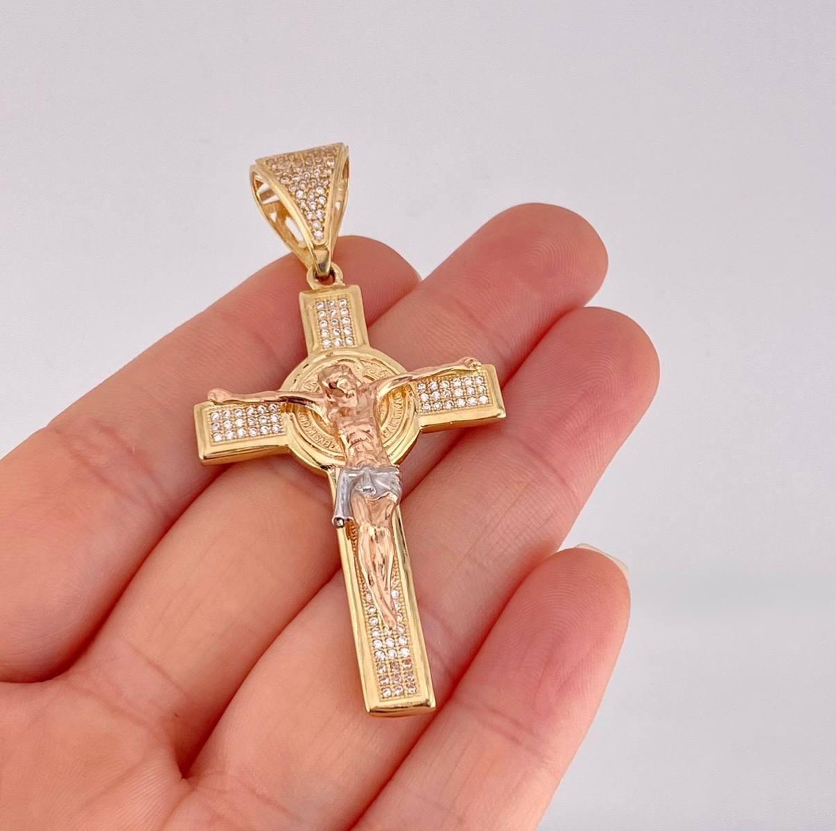 Pendant Cross of Christ Saint Benedict 11.55g / 2 1/2 in Three Golds 18K