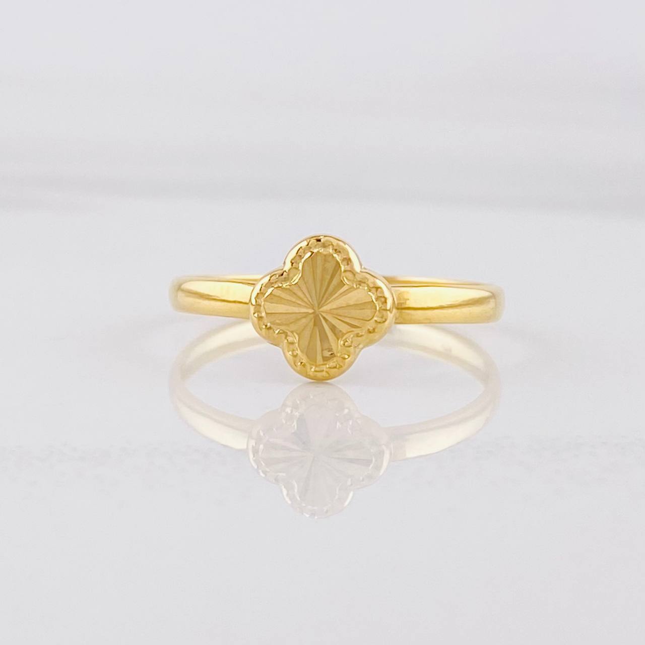 Diamond Cut Clover Ring 0.75g / T5 18K Yellow Gold