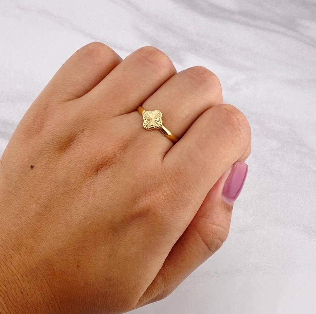 Anillo Trebol Diamantado 0.75g / T7 1/2 Oro Amarillo 18K