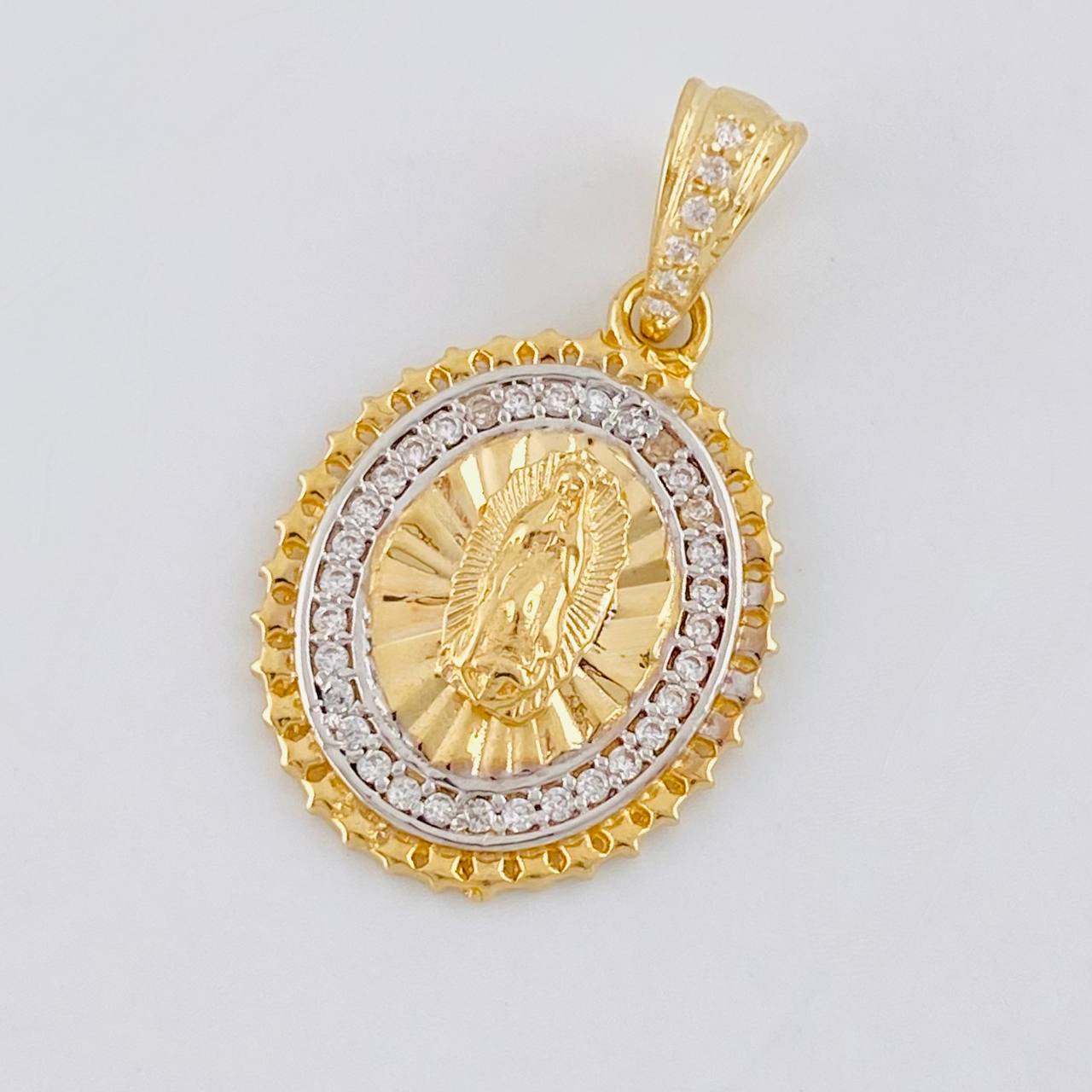 Dije Borde Estrellado Virgen Guadalupe 3g / 1 in Dos Oros Amarillo Blanco 18K