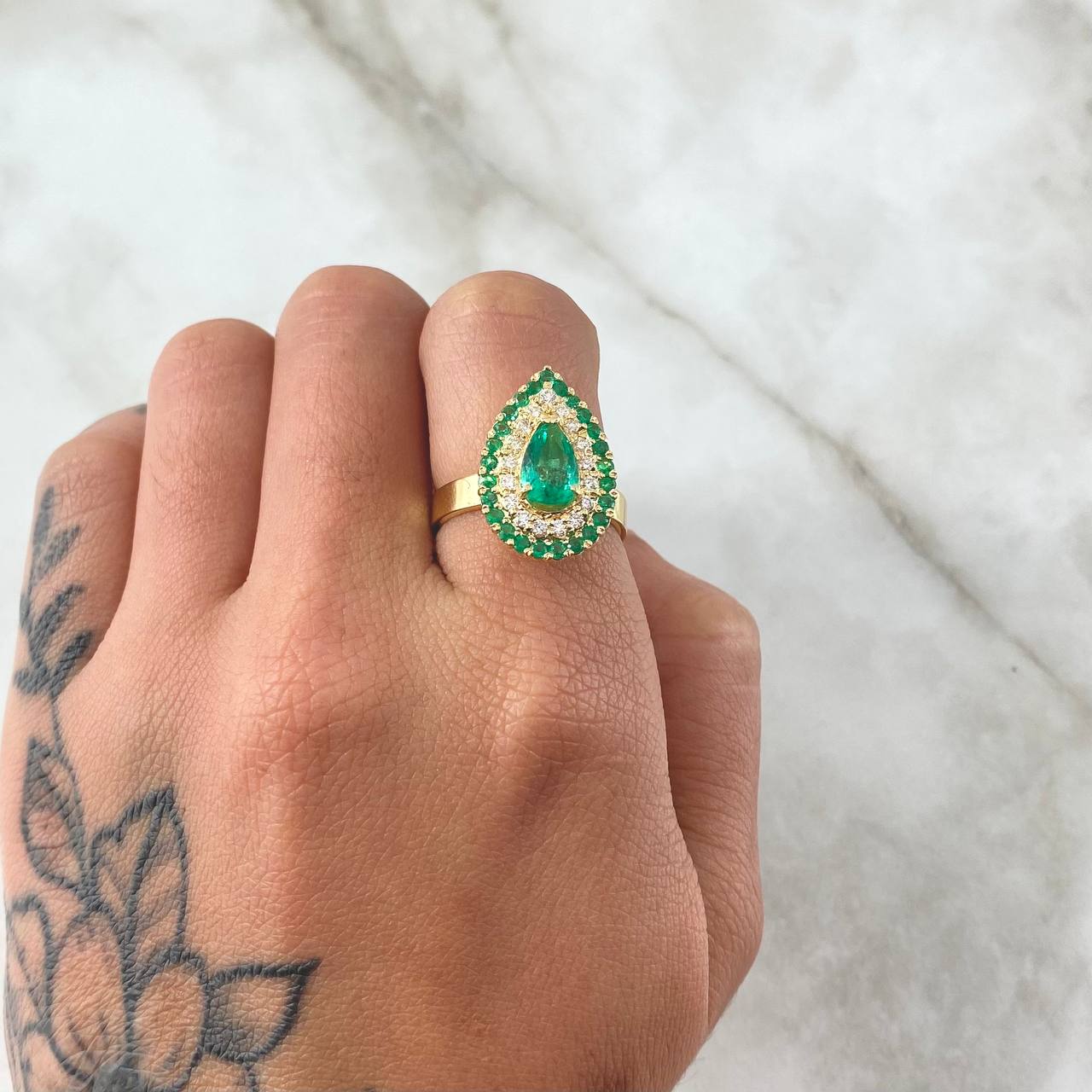Halo Ring Drop Dense 6.15gr / T6 3/4 / Emeralds 1.17 Qts Diamonds 34pts Yellow Gold 18K (Jewel) *
