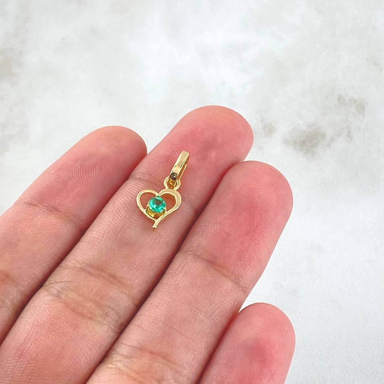 Pendant Solitaire in Heart 0.7gr / 1.5cm / Emerald 8pts Yellow Gold 18K (Jewel) *