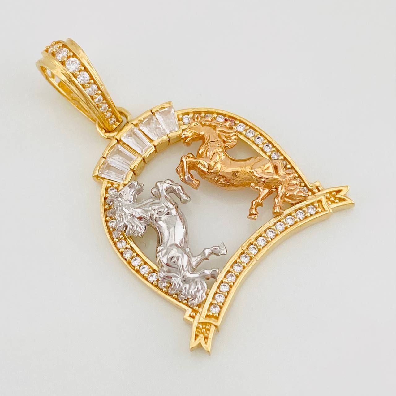 Dije Herradura Caballo 4.75g / 1 1/4 in Tres Oros 18K