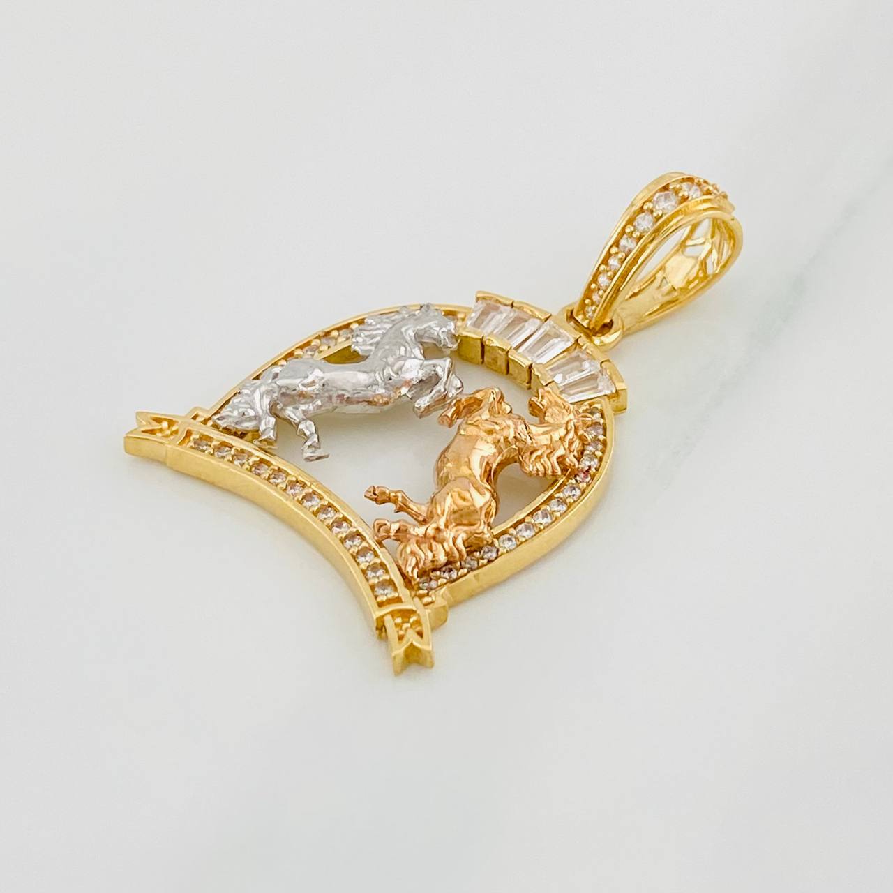 Dije Herradura Caballo 4.75g / 1 1/4 in Tres Oros 18K