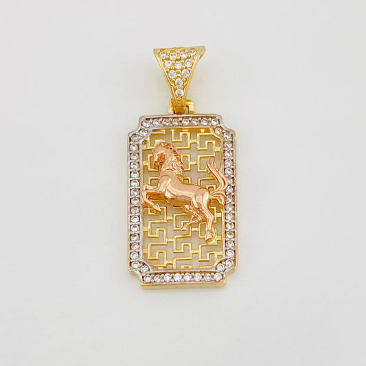Pendant Horse Plate 3.1g / 1 1/4 in Three Golds 18K