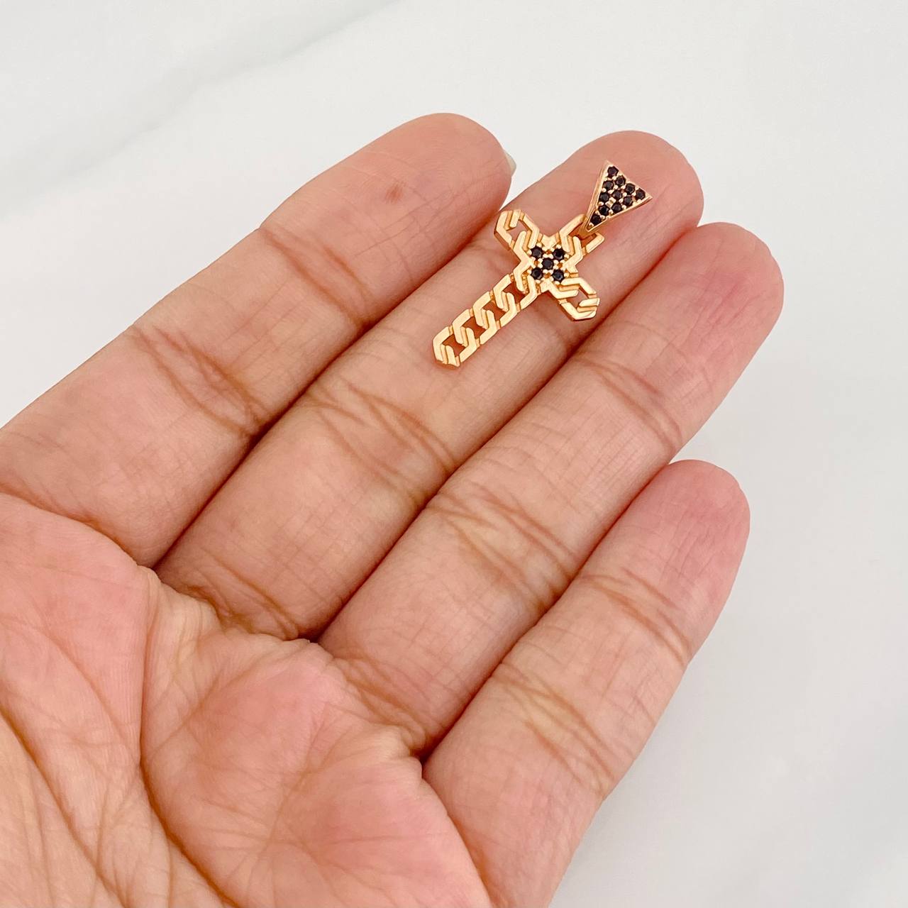 Dije Cruz 1.7g / 3/4 in Oro Rosa 18K