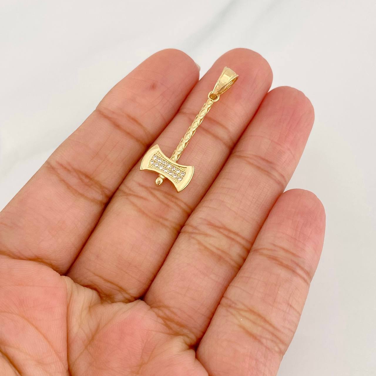 Dije Hacha 1.65g / 1 1/4 in Oro Amarillo 18K