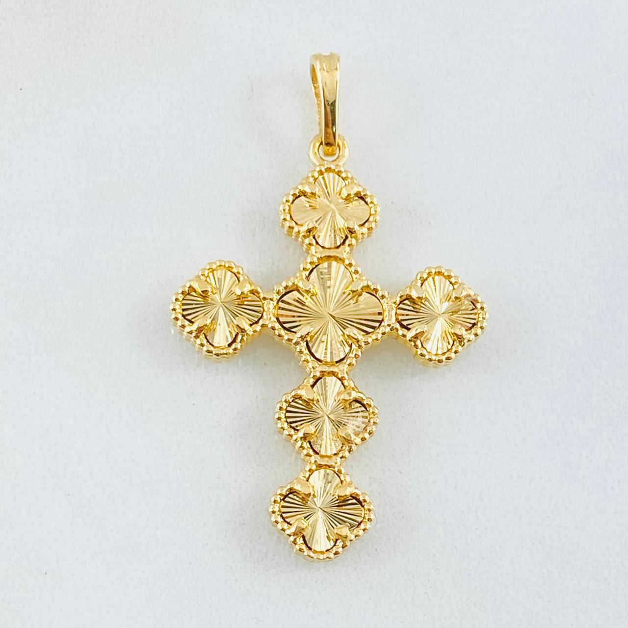 Dije Crúz Trebol Diamantada 4.95gr / 1 1/2 in / Oro Amarillo Nac.Esp. 18K