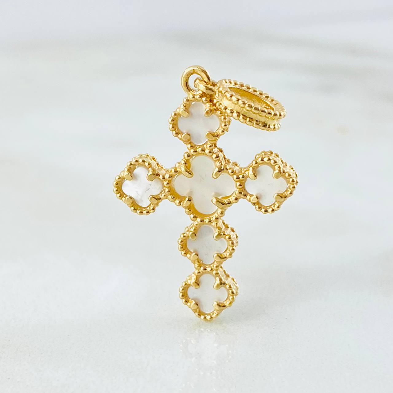 Clover Cross Pendant White Mother-of-Pearl 3gr / 1 1/4 in / 18K Yellow Gold Special Finish