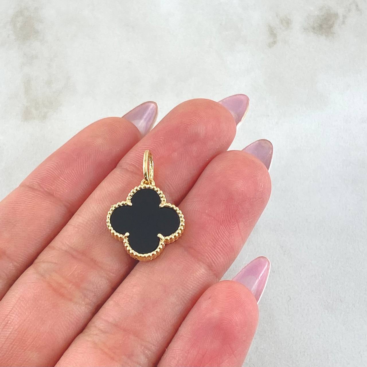 Dije Trebol Onix Negro 1.95gr / 3/4 in / Oro Amarillo Nac.Esp. 18K