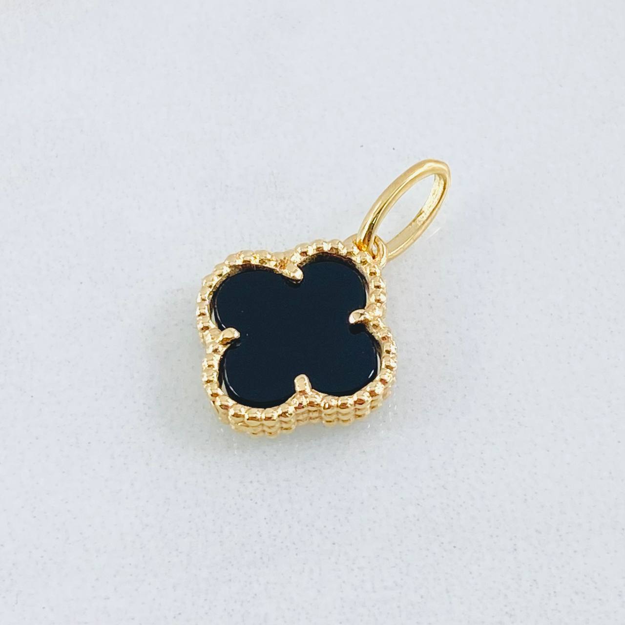 Pendant Clover Negro 1.65gr / 3/4 in / Oro Amarillo Nac.Esp. 18K *