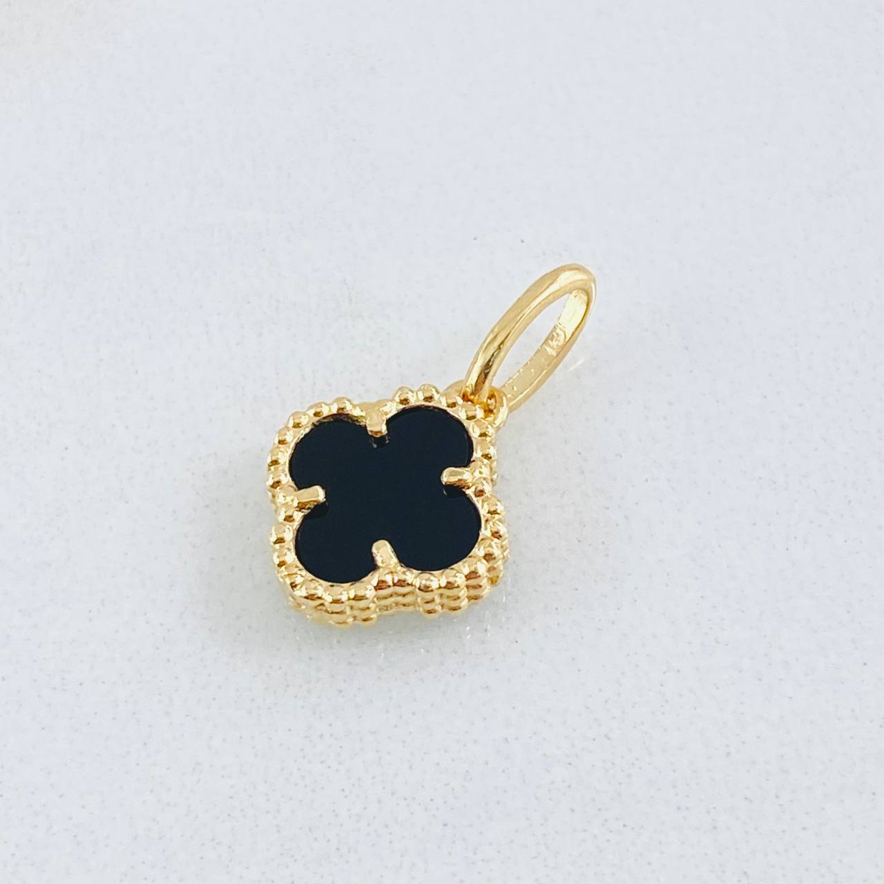 Pendant Clover Black 1.25gr / 3/4 in / Yellow Gold Nac.Esp. 18K *
