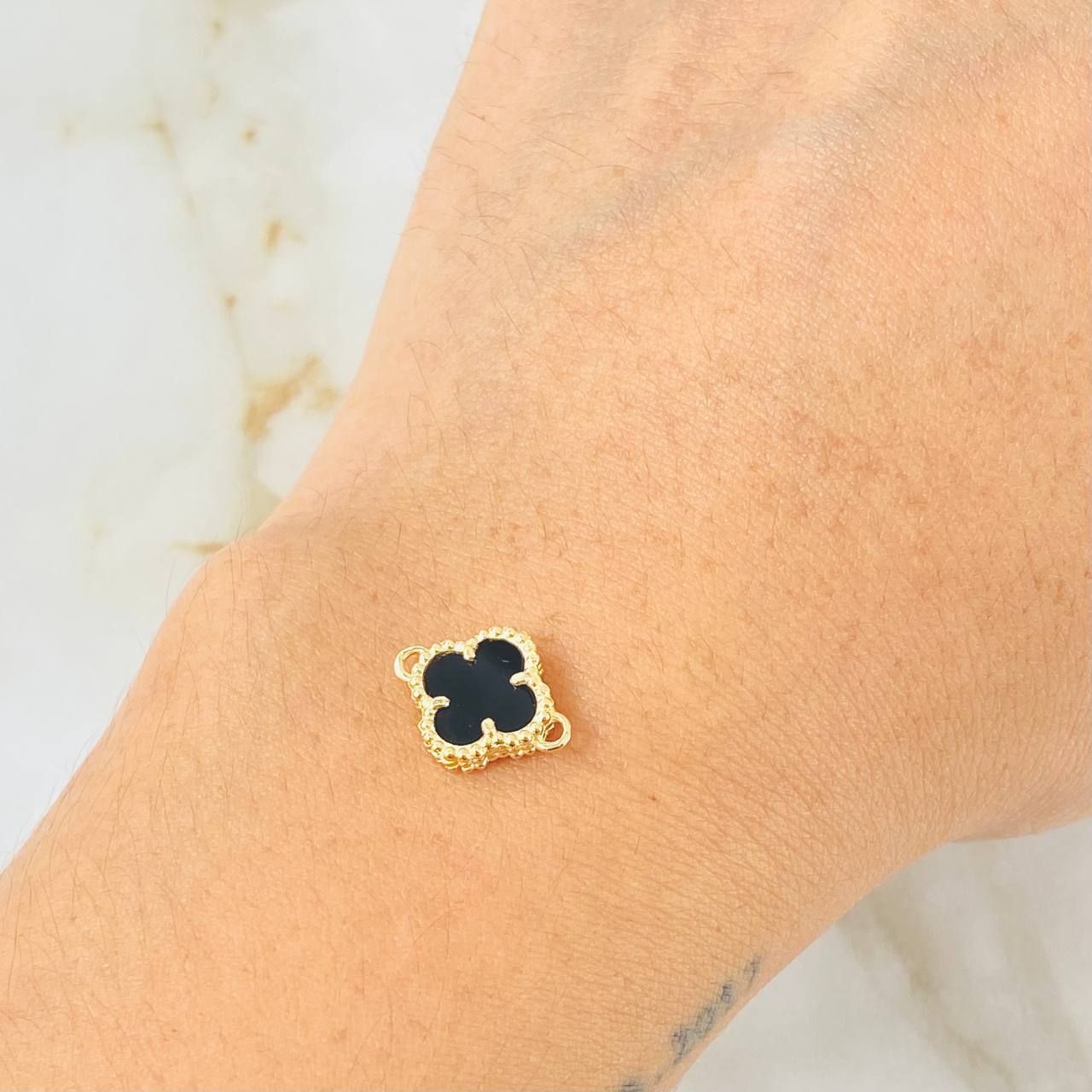 Herraje Trebol Onix Negro 1.1gr / Oro Amarillo Nac.Esp. 18K ©