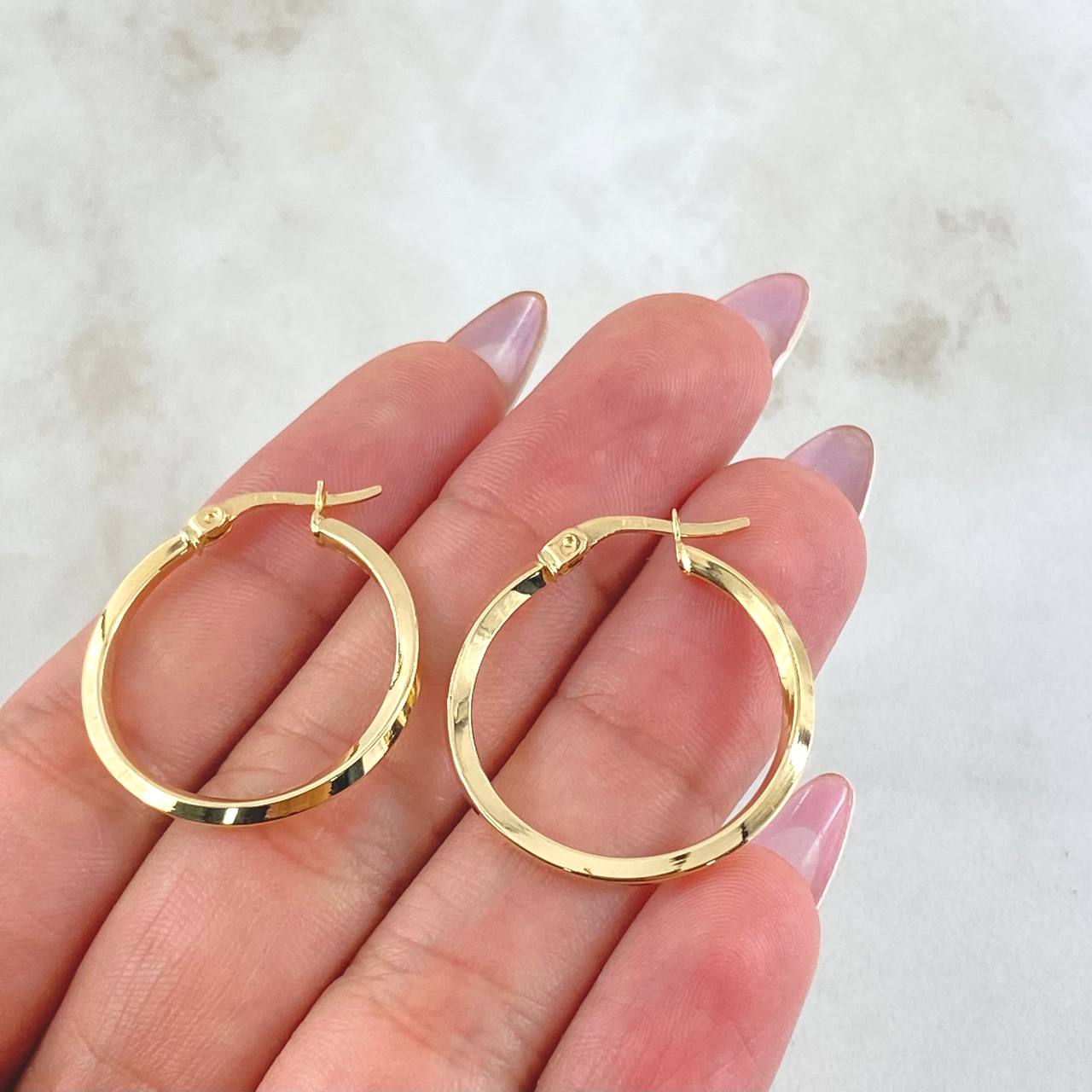 Andy Hoop Earrings 1.75gr / 1in / 18K Gold
