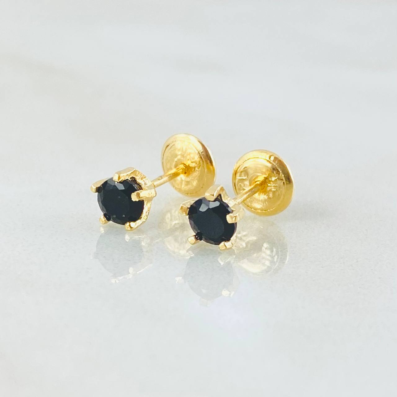 Stud Earrings Bezel Five Claws 0.85gr / 18K Gold