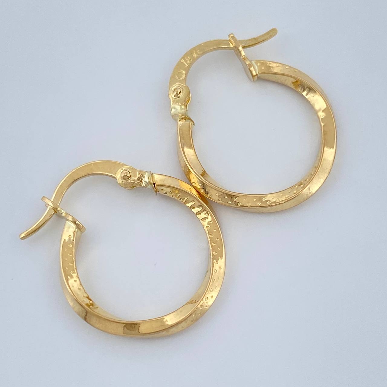 Hoop Earrings Eve 1.1gr / 3/4 in / Yellow Gold 18K %