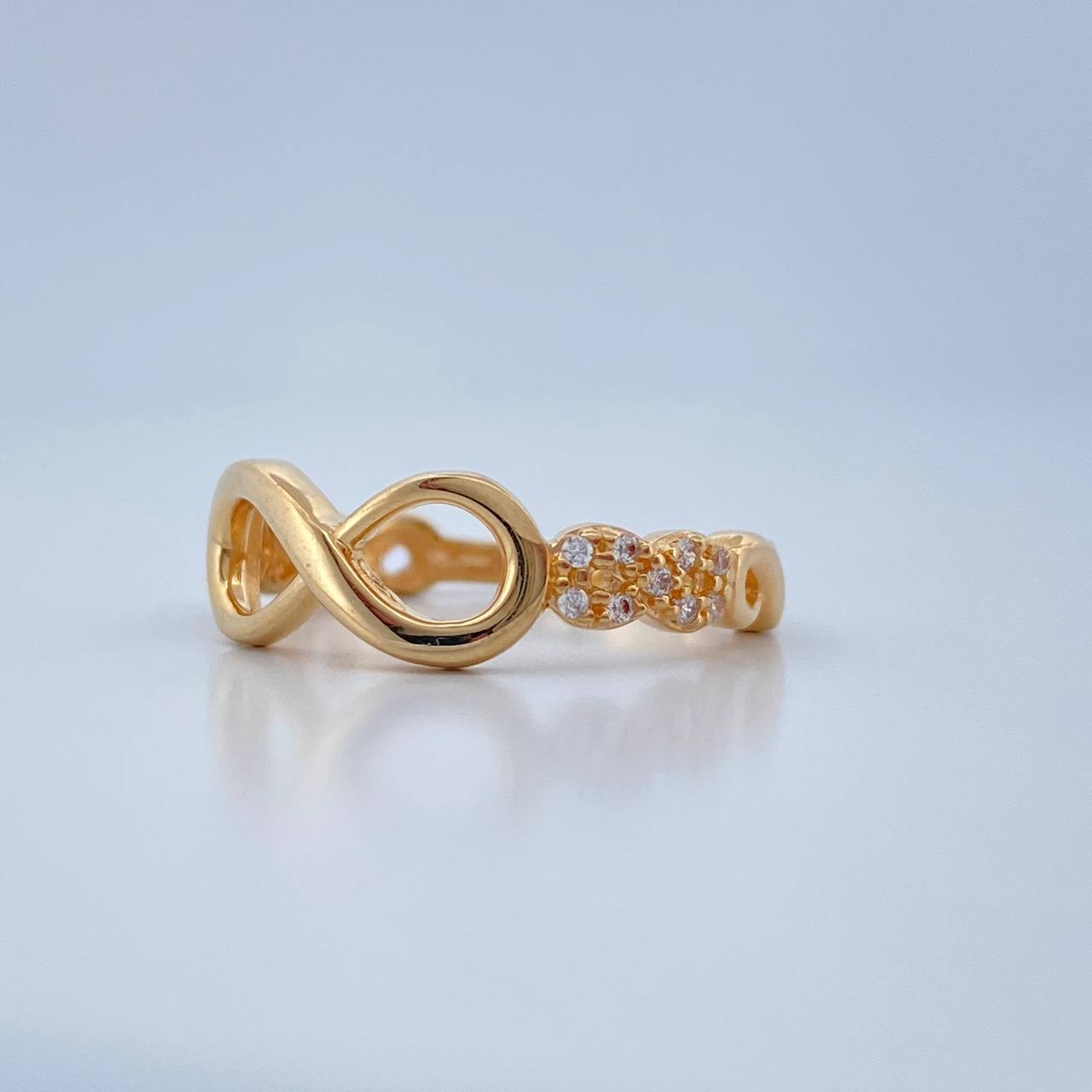 Anillo Infinito 2.7gr / T6 / Oro Amarillo 18K %