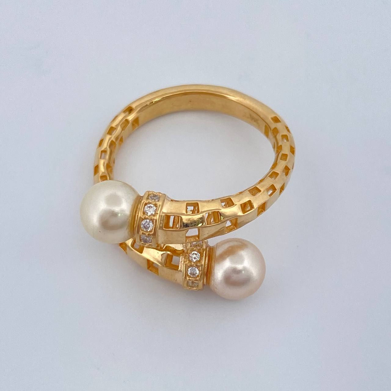 You and Me Ring 4.8gr / T6 / 18K Yellow Gold %