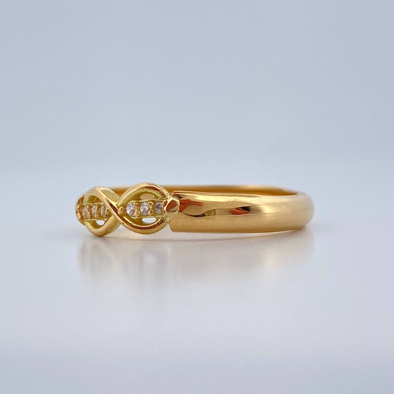 Anillo Infinito 0.9gr / T5 3/4 / Oro Amarillo 18K %