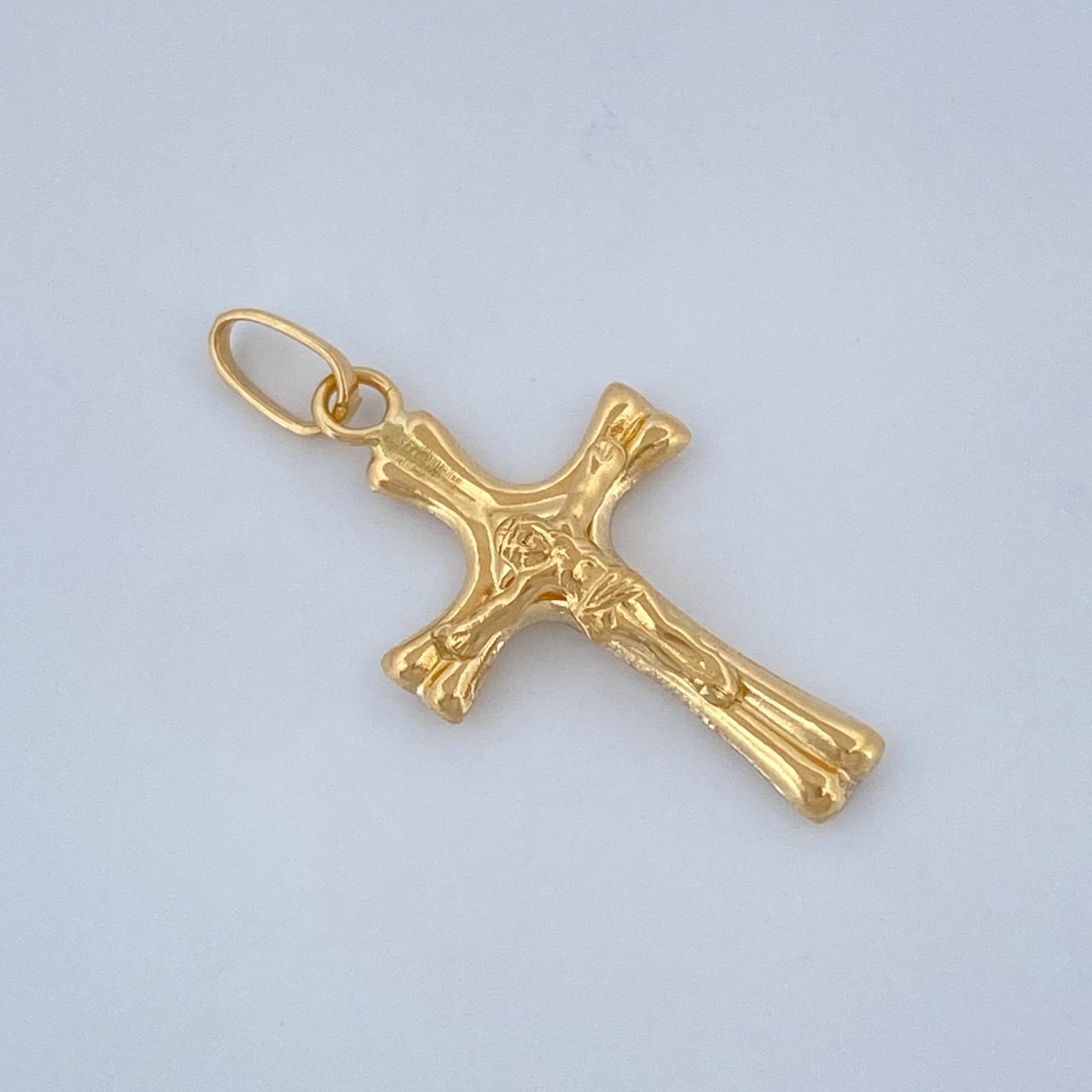 Dije Cruz Cristo 0.5gr / 1 in / Oro Amarillo 18K %