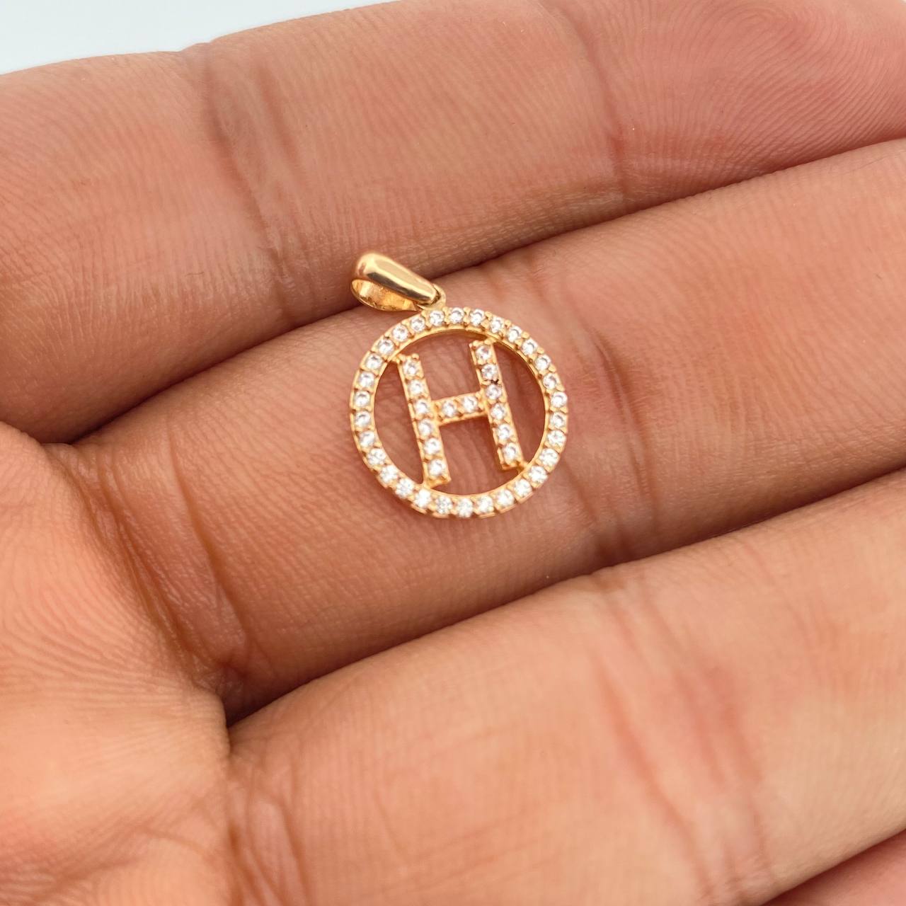 Dije H 1.2gr / Oro Amarillo 18K %