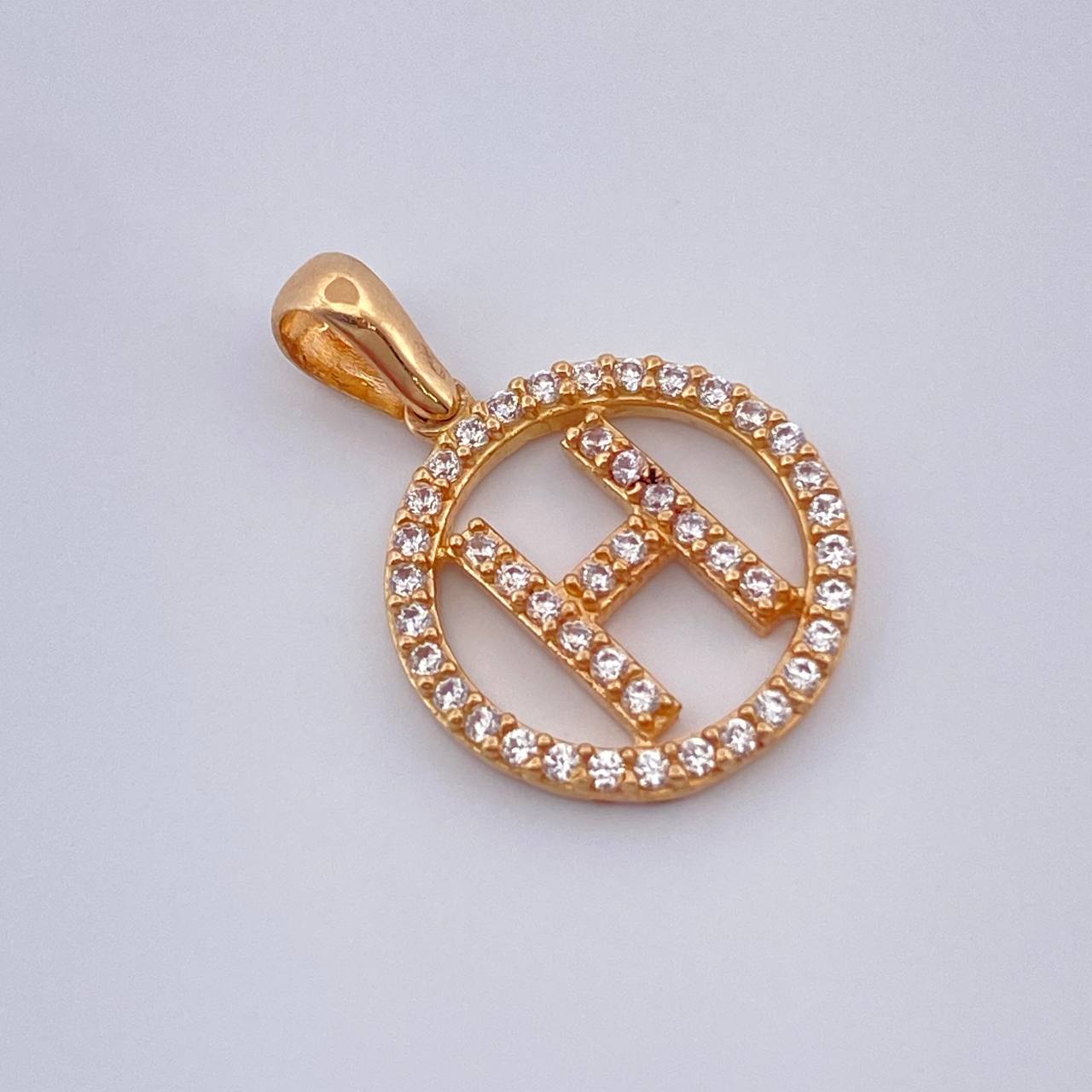 Dije H 1.2gr / Oro Amarillo 18K %