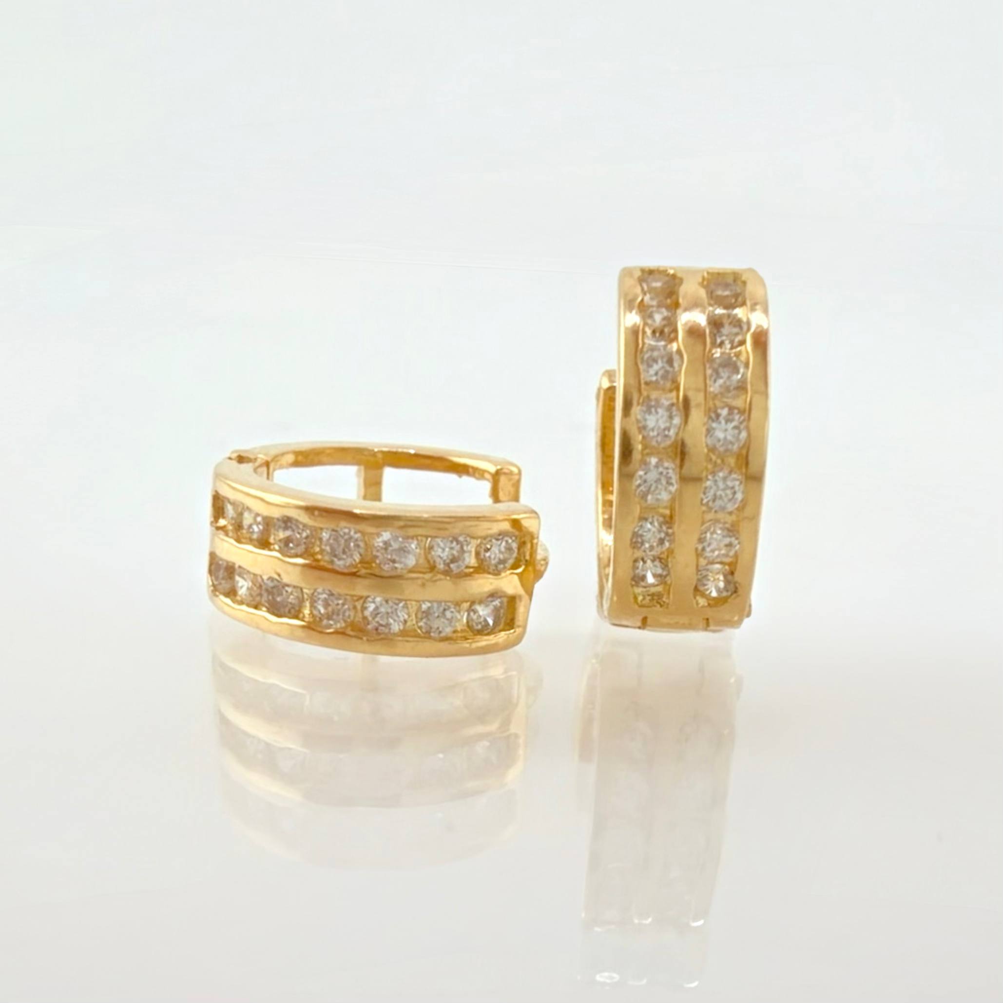 Hoop Earrings Double Channel 1.85g / 1/2 in / Yellow Gold 18K