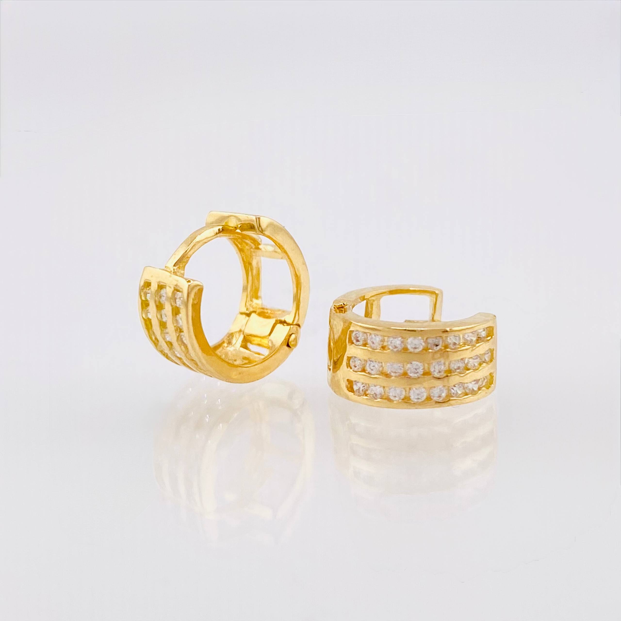 Triple Channel Hoop Earrings 2.25gr / 1/2 in / 18K Yellow Gold ©