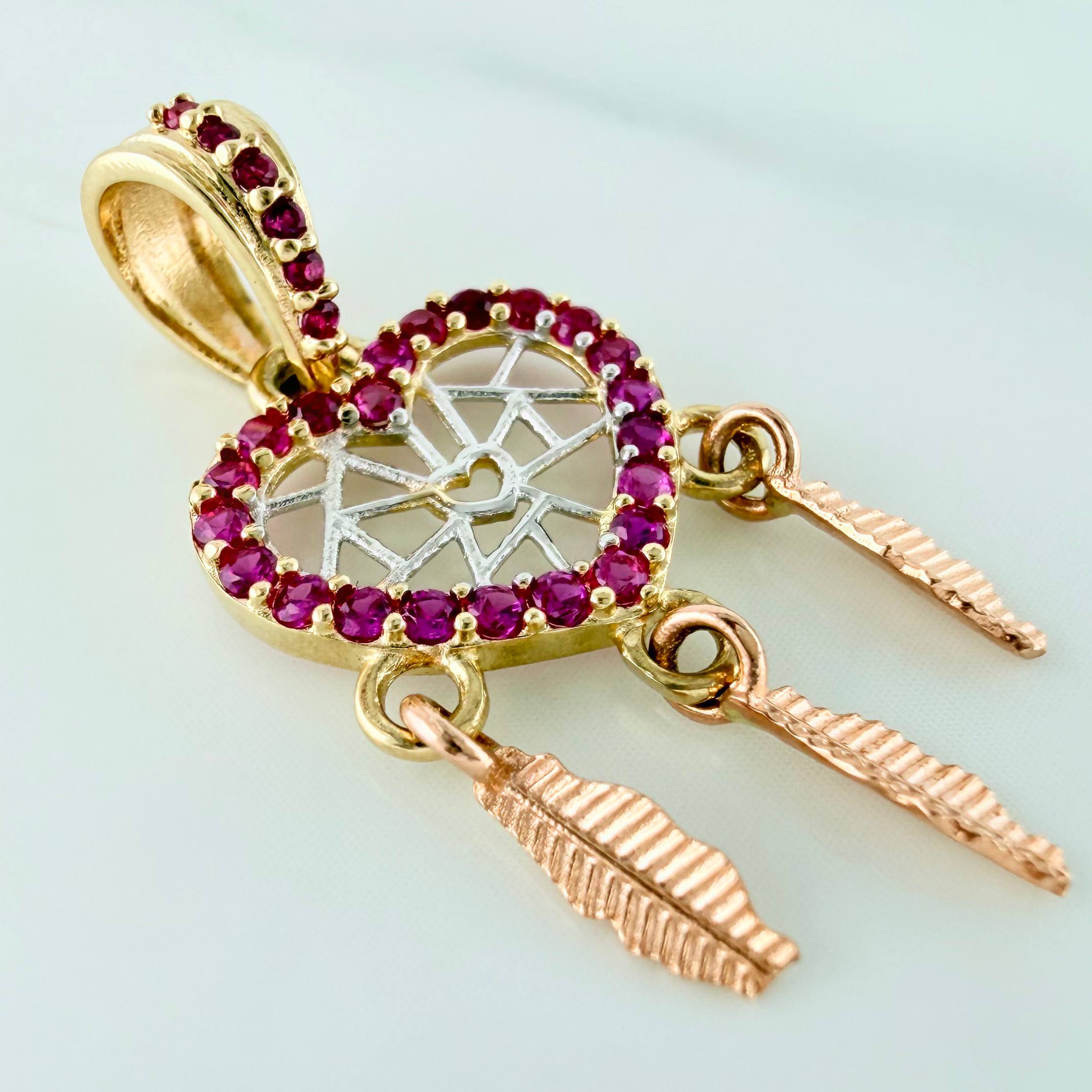Dreamcatcher Heart Pendant 1.65 g / 1 in Three 18K Golds