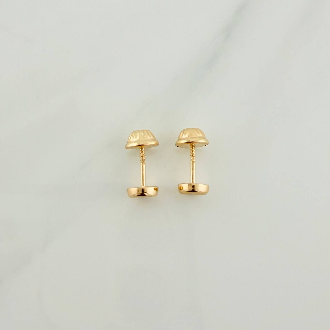 Circle Stud Earrings 0.55gr / 4.96mm Yellow Gold 18K %
