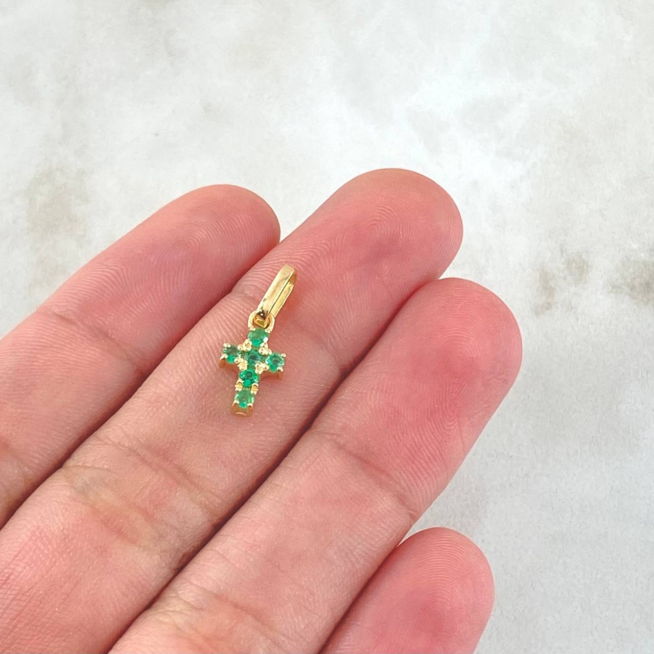 Pendant Crúz Tupida 0.85gr / 1.6cm / Emeralds 18pts Yellow Gold 18K (Jewel) *