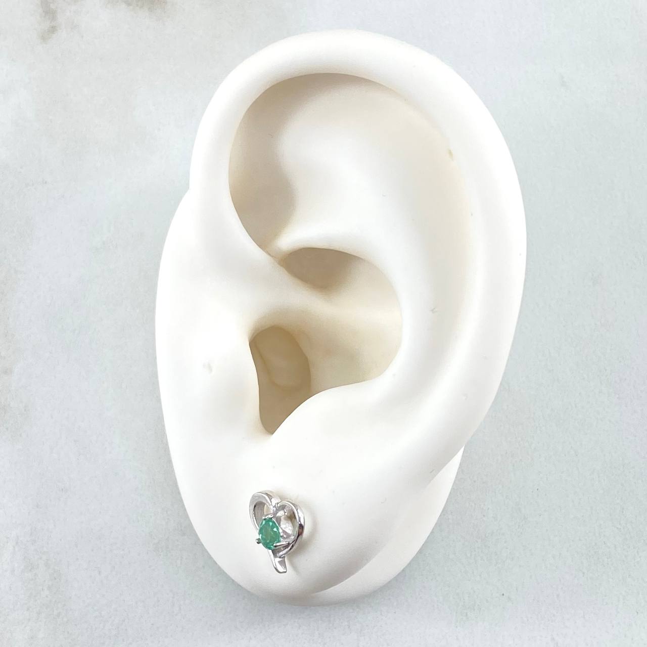 Topos Solitario en Corazón 1.3gr / 7.9mm Esmeraldas 22pts Oro Blanco 18K (Joya) *