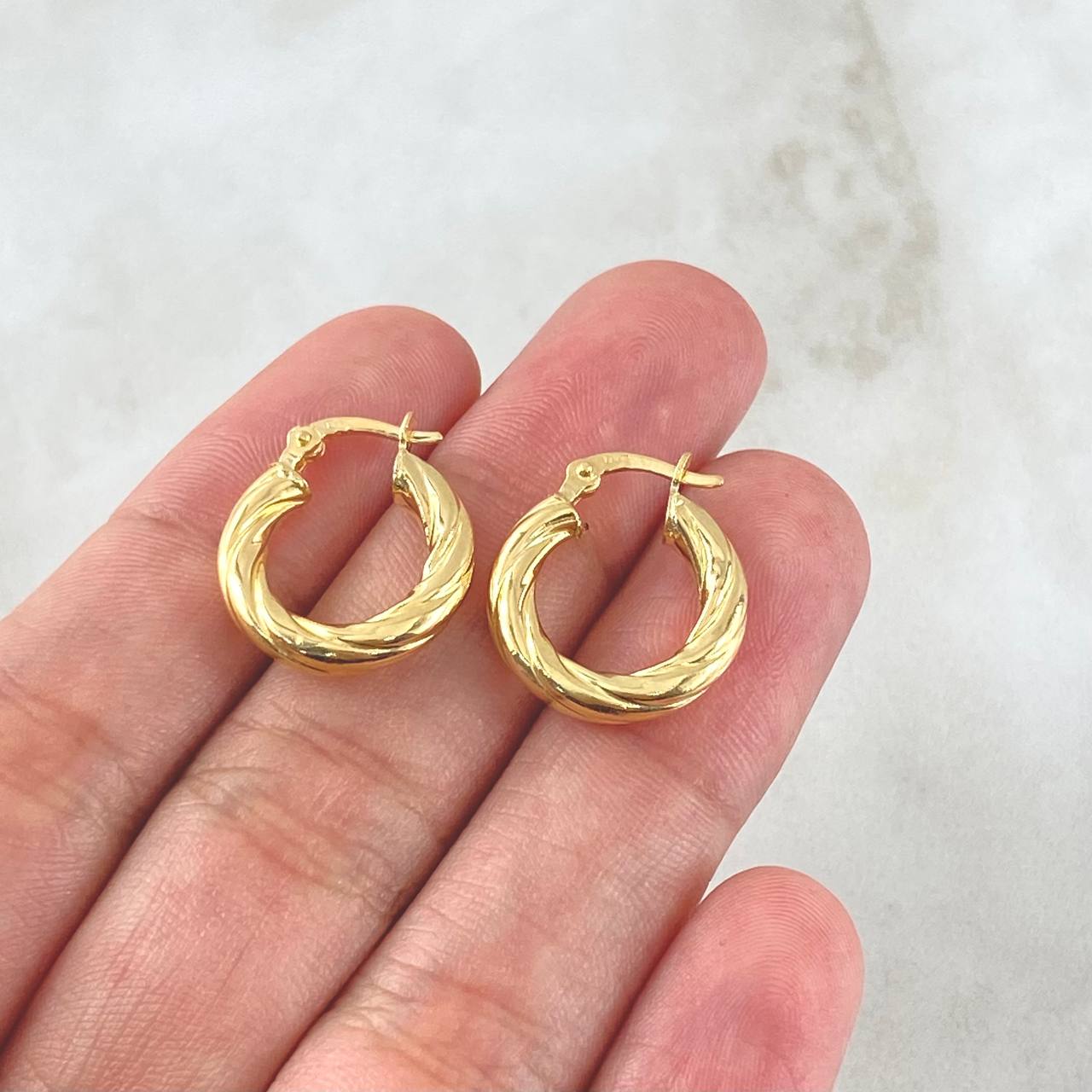 Hoop Earrings Mary 1.8gr / 1.7cm / Twisted Yellow Gold 18K