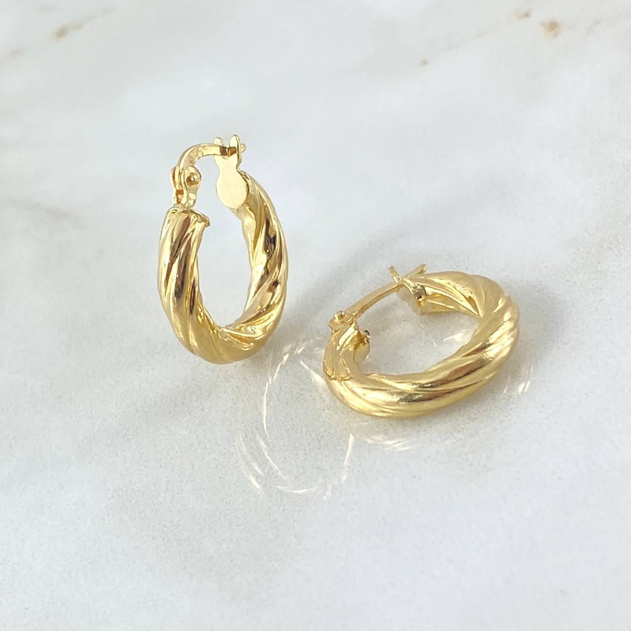 Hoop Earrings Mary 1.9gr / 1.7cm / Twisted Yellow Gold 18K