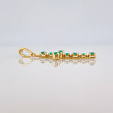 Dije Cruz Luz Verde Esmeraldas 30 pts 1.05gr / 1 1/4 in / Oro Amarillo 18K %