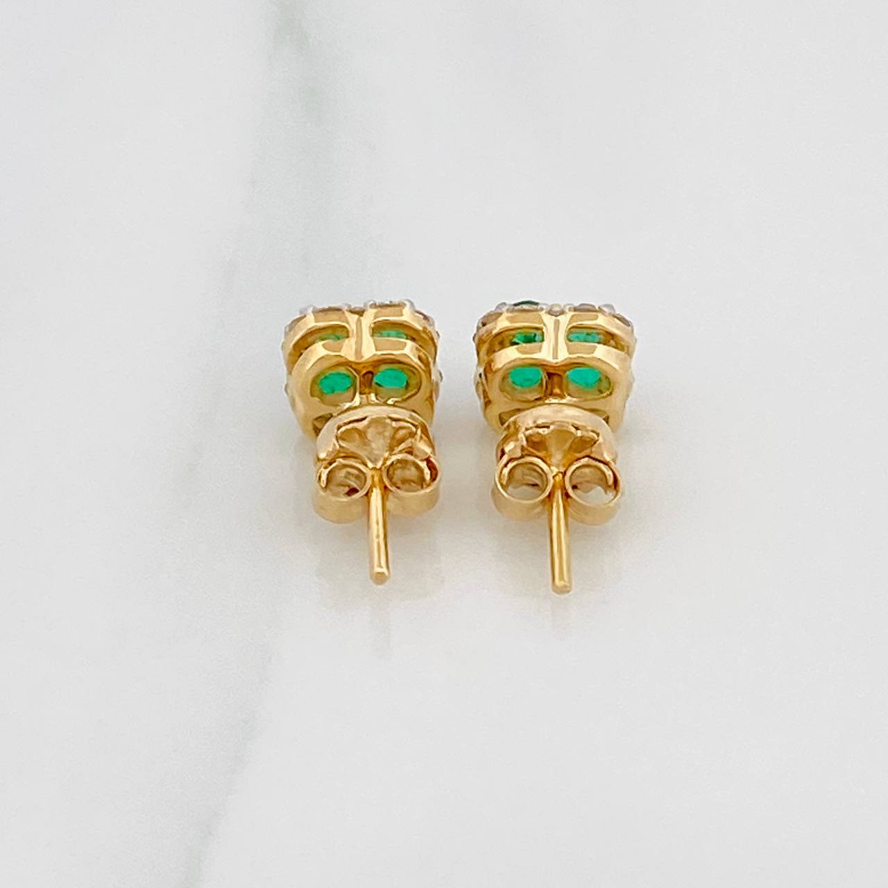 Stud Earrings Flower Emeralds 52 pts Diamonds 23 pts 2.45gr / Two-tone Yellow White 18K Gold %