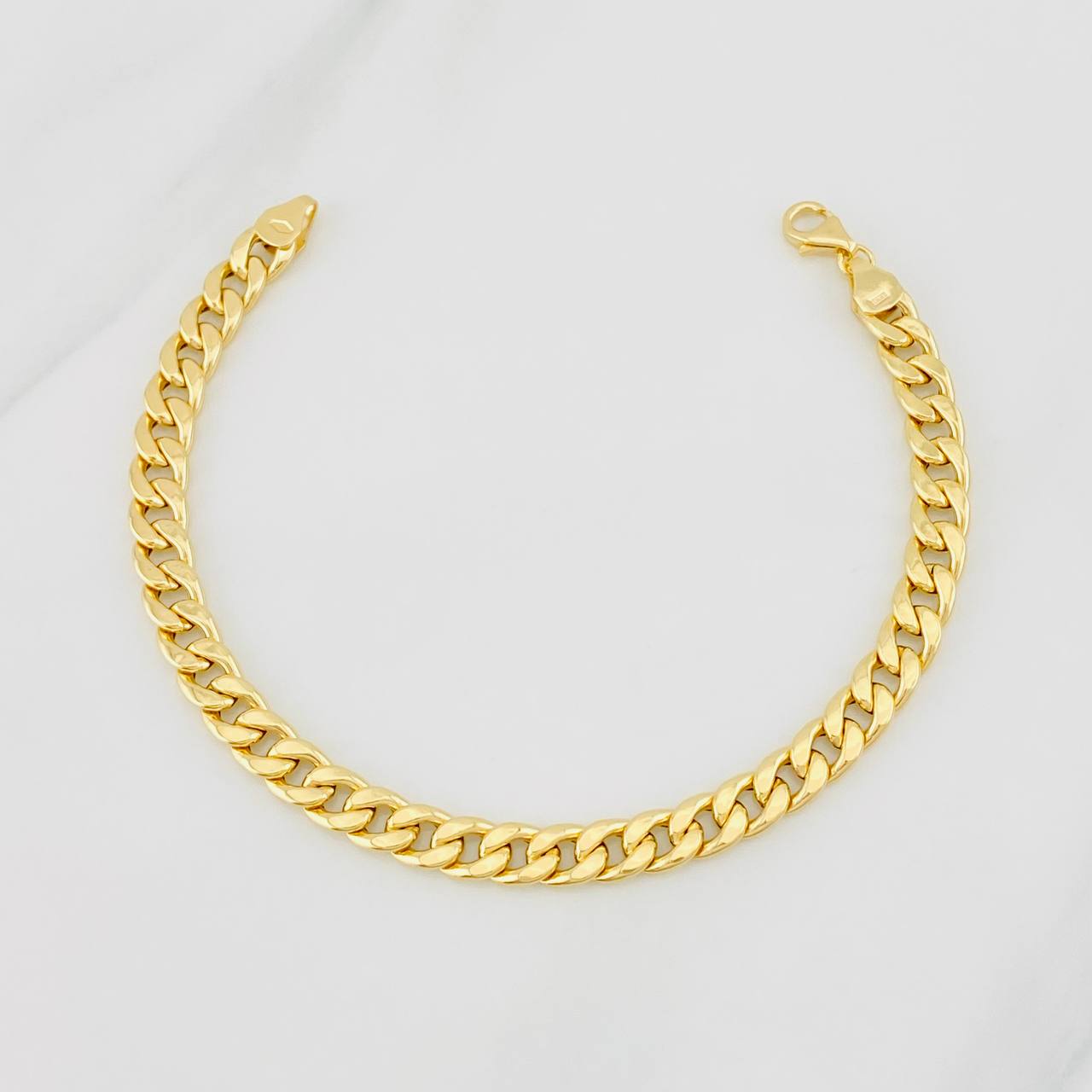 Pulso Cubano 3.5g / 7 in / 5.9mm Oro Amarillo 18K
