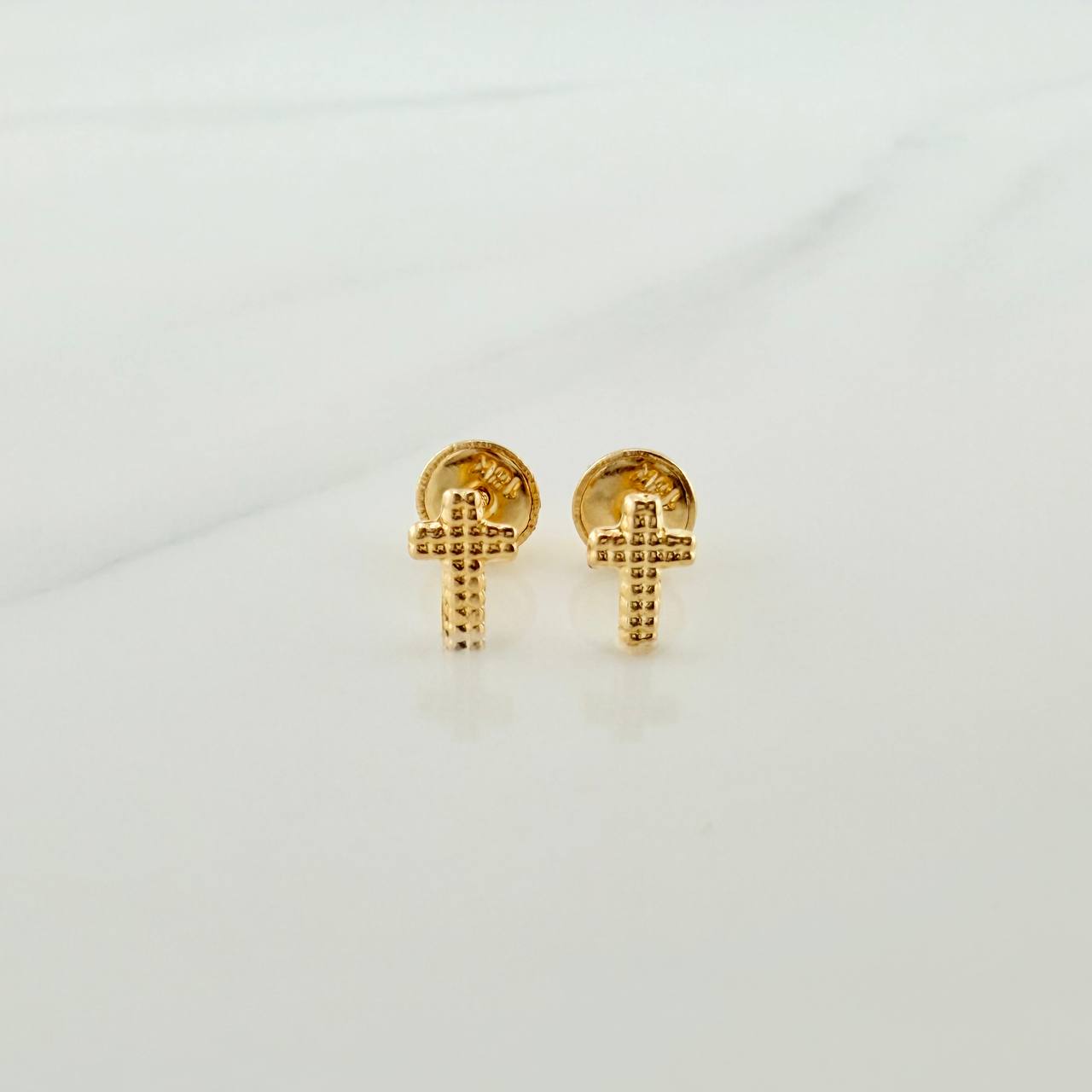 Topos Cruz Relieve 0.45gr / Oro Amarillo 18K &