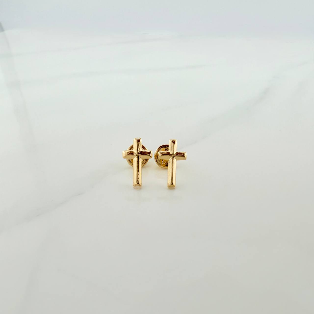 Topos Cruz  0.55gr / Oro Amarillo 18K &