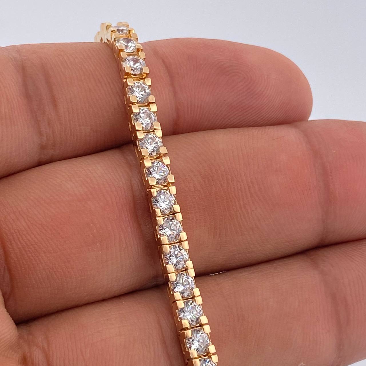 Tennis Bracelet 15.25gr / 7 in / 3.35mm 18K Gold $