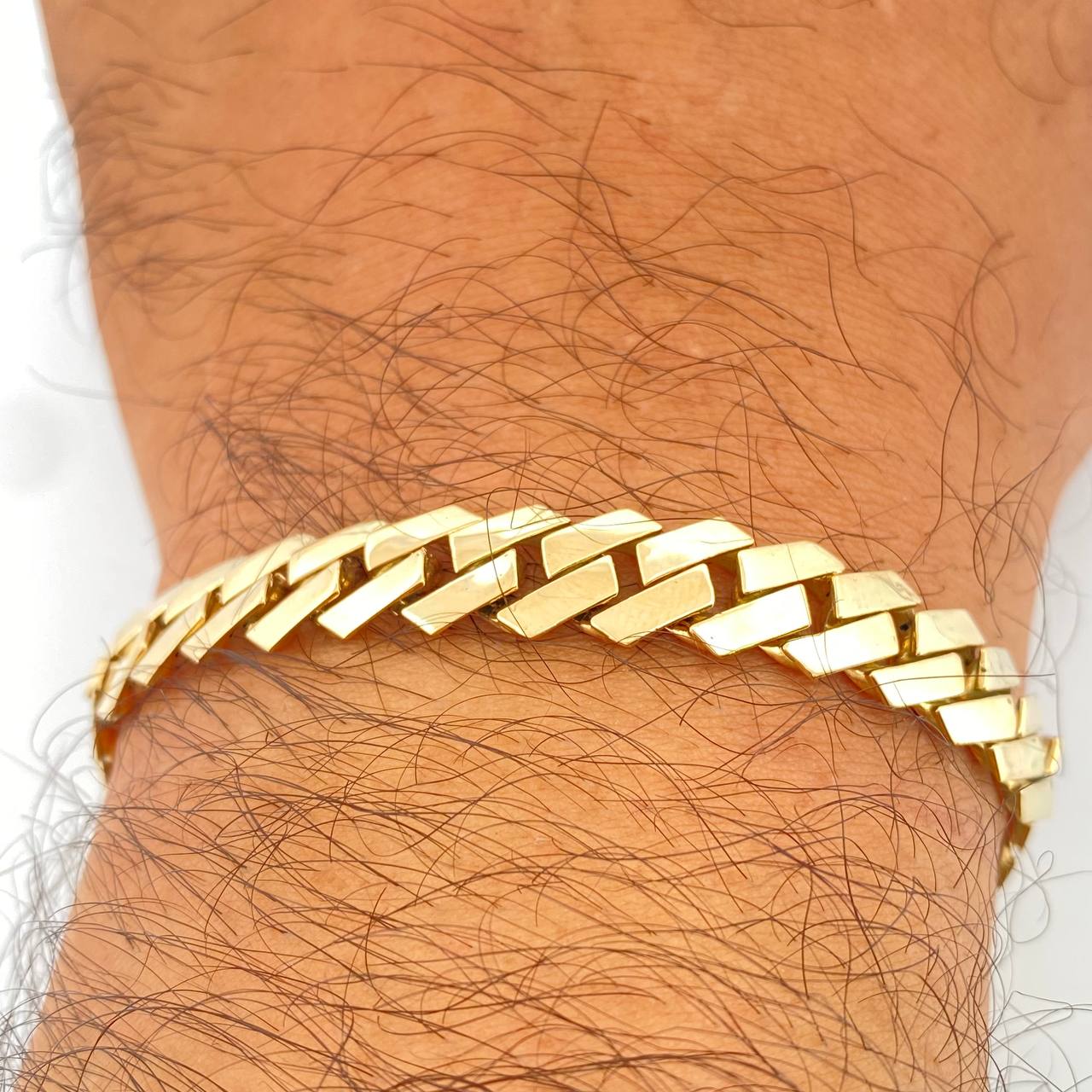 Cuban Links Bracelet 19.25gr / 7 3/4 in / 8mm 18K Yellow Gold %