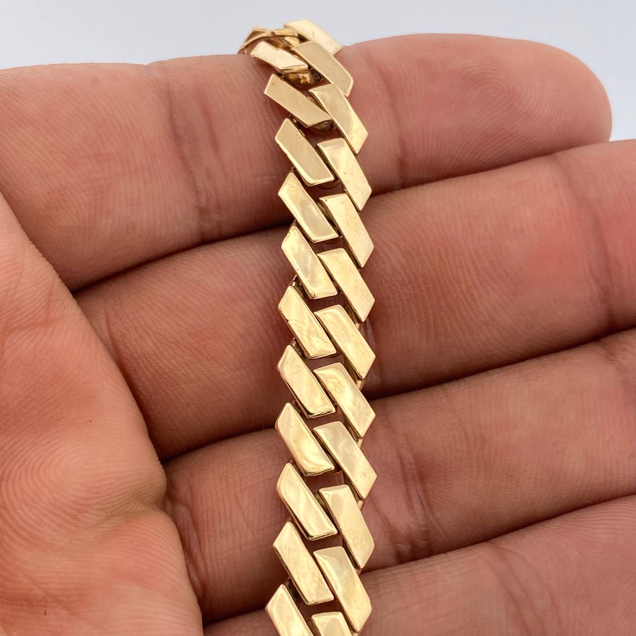 Cuban Links 50.3gr / 0 in / 8mm Yellow Gold 18K %
