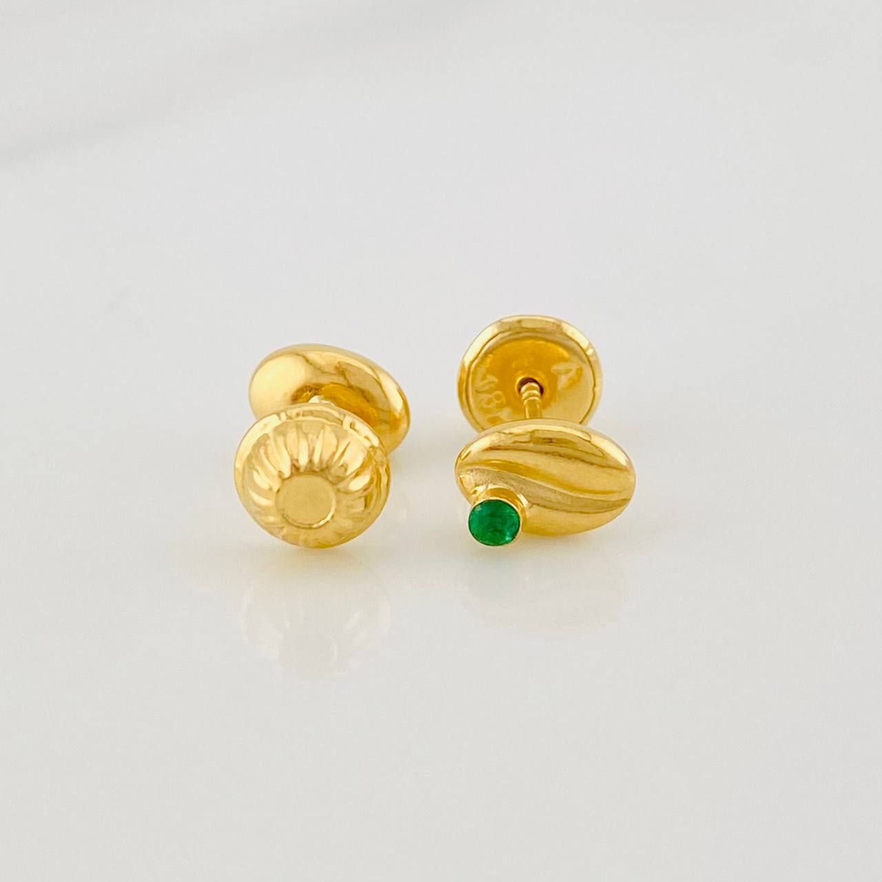 Stud Earrings Coffee Bean 0.55g / in / 4.4mm 18K Yellow Gold