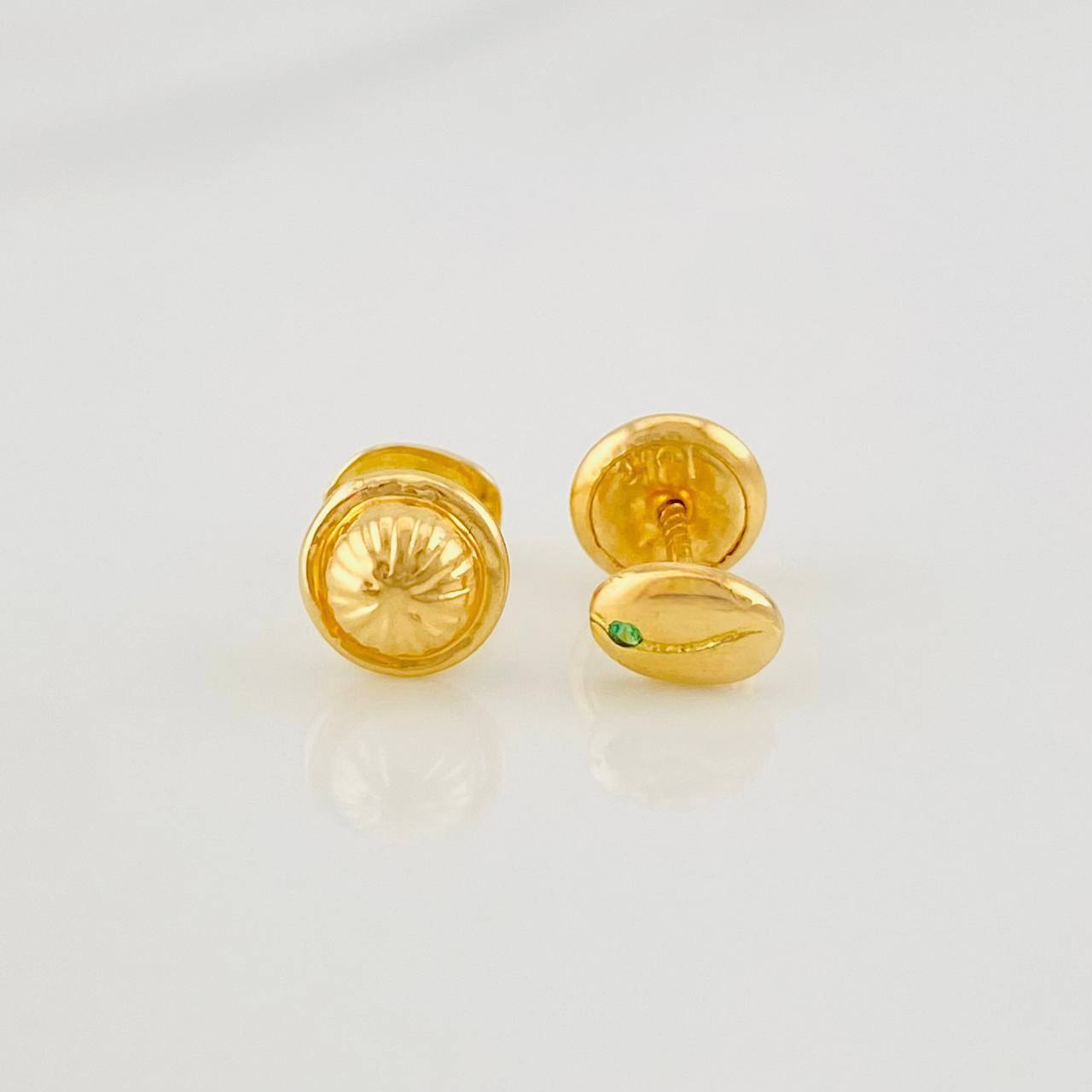 Stud Earrings Coffee Bean 0.65g / in / 4mm 18K Yellow Gold