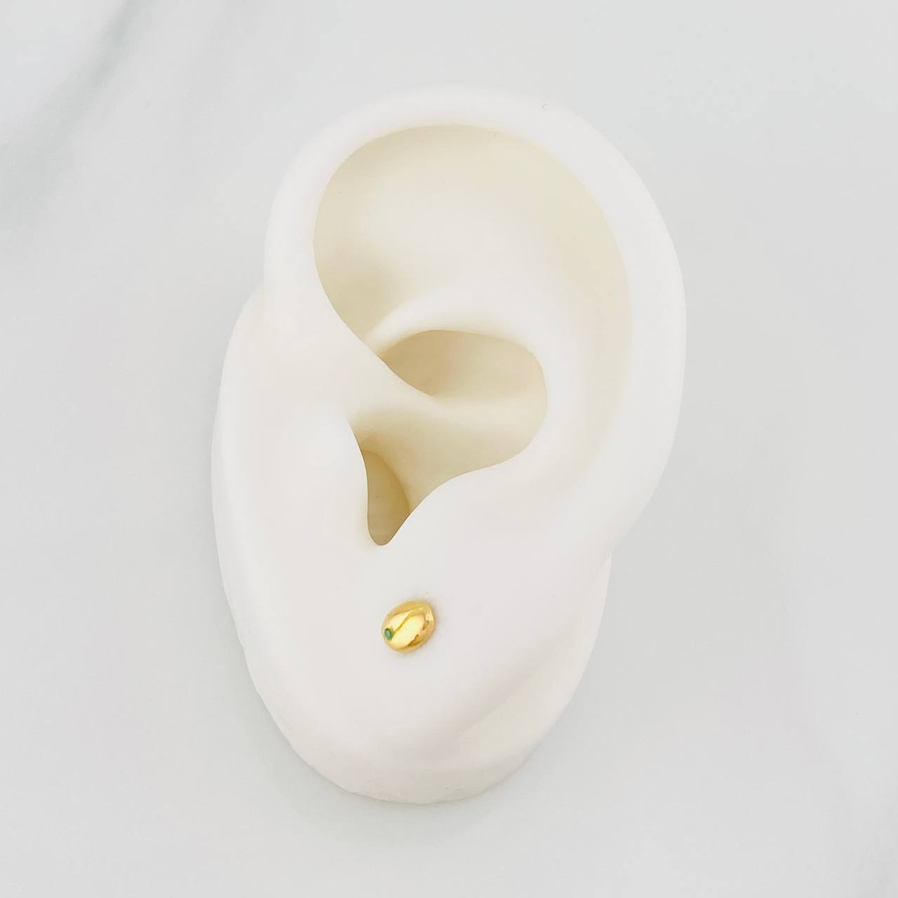 Stud Earrings Coffee Bean 0.65g / in / 4mm 18K Yellow Gold