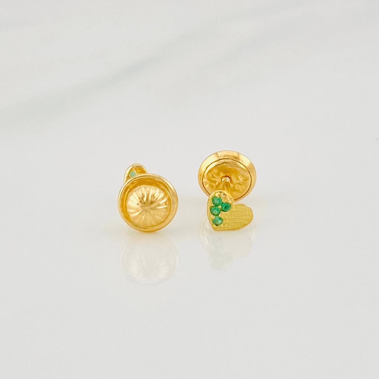 Stud Earrings Heart Medium Sparkle 0.6g / in / 3.9mm 18K Yellow Gold