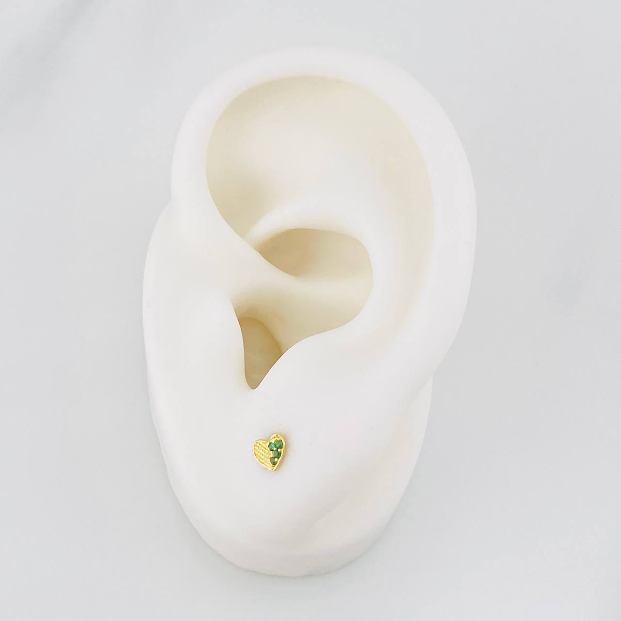 Stud Earrings Heart Medium Sparkle 0.6g / in / 3.9mm 18K Yellow Gold